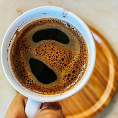 How Much Caffeine Is in Black Tea vs Coffee? Which One Gives More Energy?