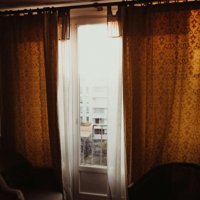 How to Choose the Perfect Living Room Curtains for Light, Privacy, and Beauty