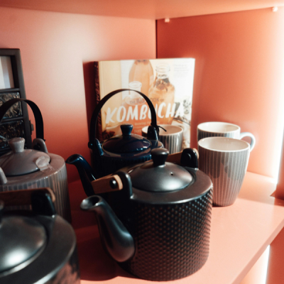 How to Choose the Perfect Tea Cup Set for Your Kitchen or Gift Basket