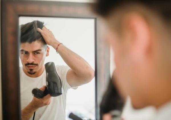 Men Hair Care Routine Daily: Natural Methods for Strong and Shiny Hair