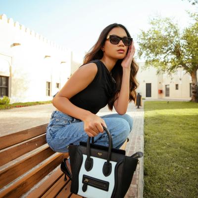 Jeans and Tops: The Secret to Effortless Beauty for Women