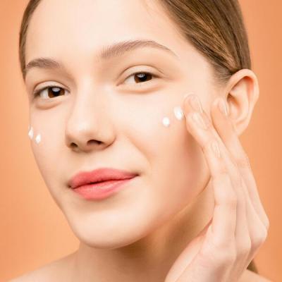 Glowing Skin Secrets: Daily Routine for Naturally Bright Skin