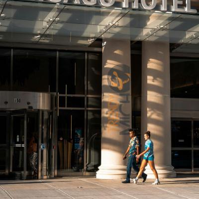 Chicago Hotels Near Downtown: Where to Stay for the Perfect City Experience